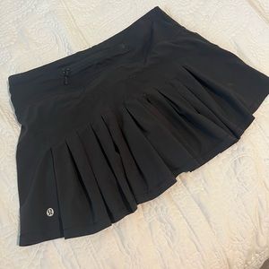 Lululemon Circuit Breaker Skirt - Black, Size 4